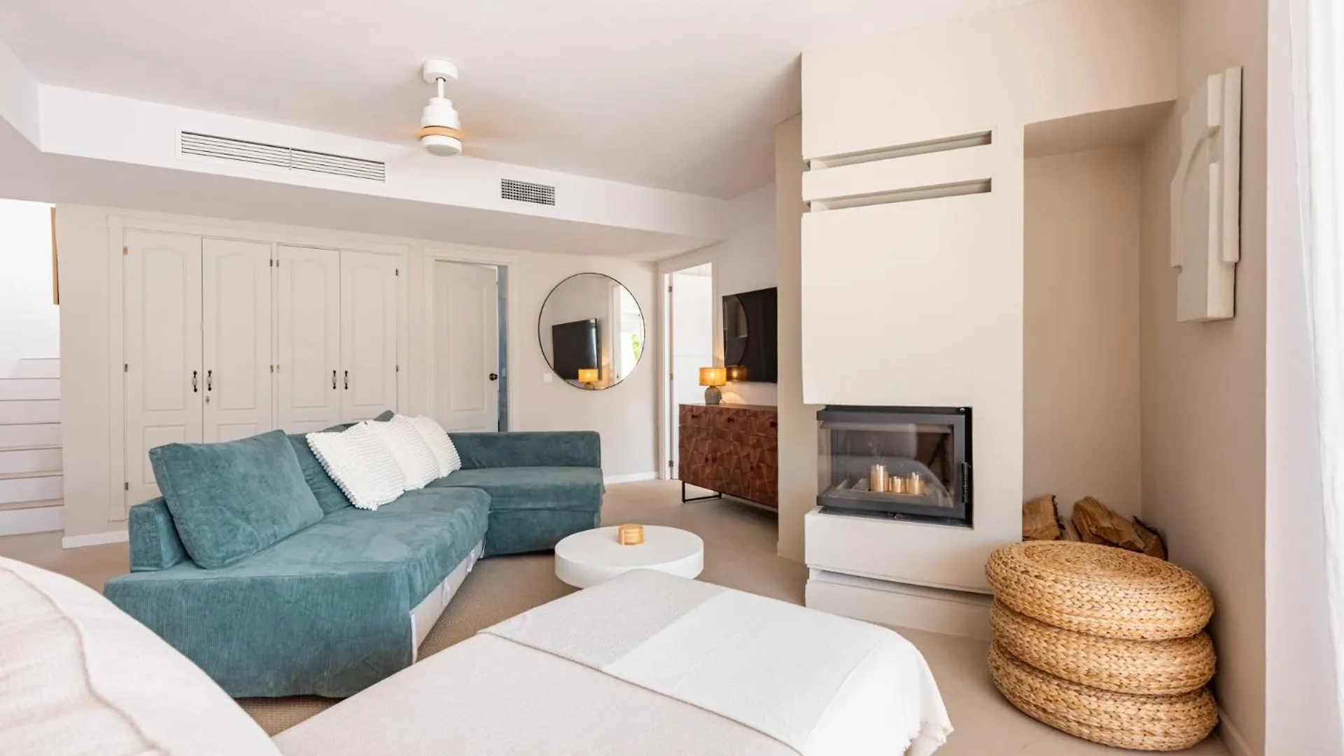 Los Naranjos Modern 2 Bedroom Penthouse With Views location