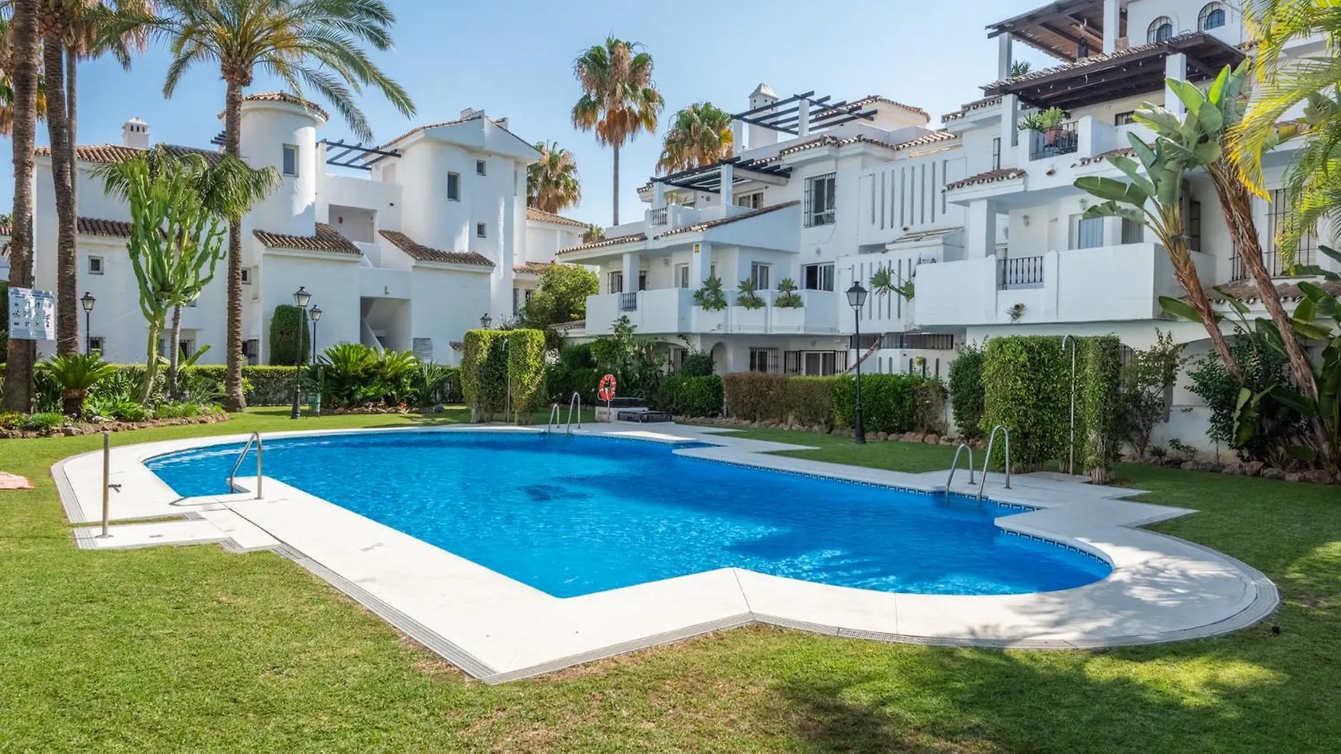 Los Naranjos Modern 2 Bedroom Penthouse With Views Marbella