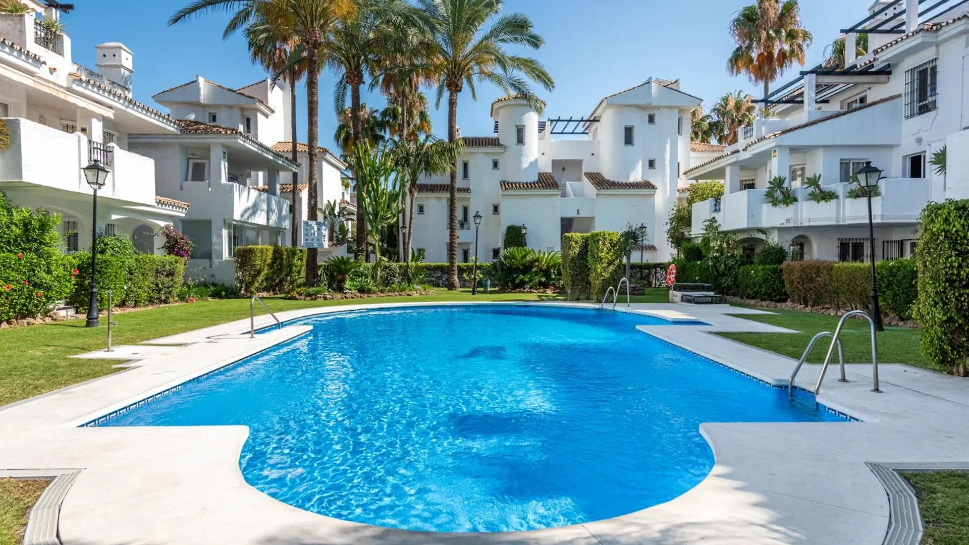 Los Naranjos Modern 2 Bedroom Penthouse With Views Marbella