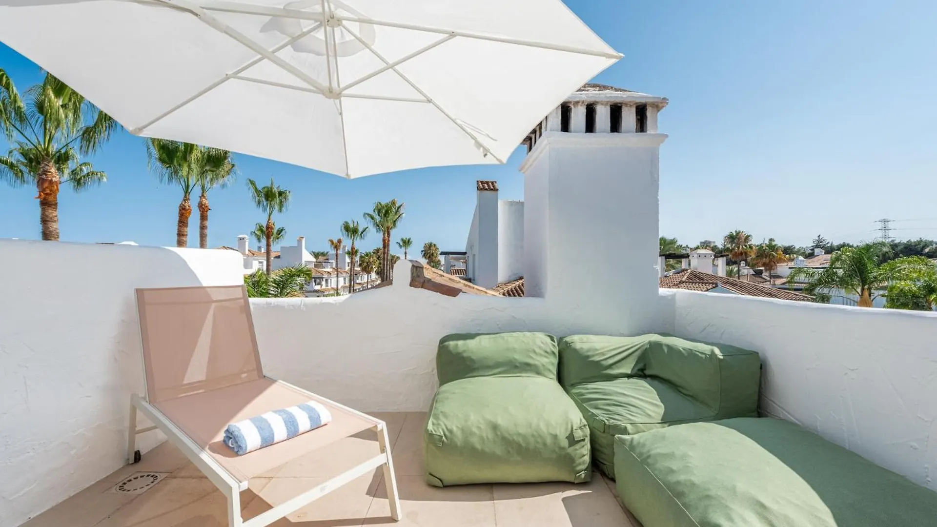 Los Naranjos Modern 2 Bedroom Penthouse With Views Marbella Spain