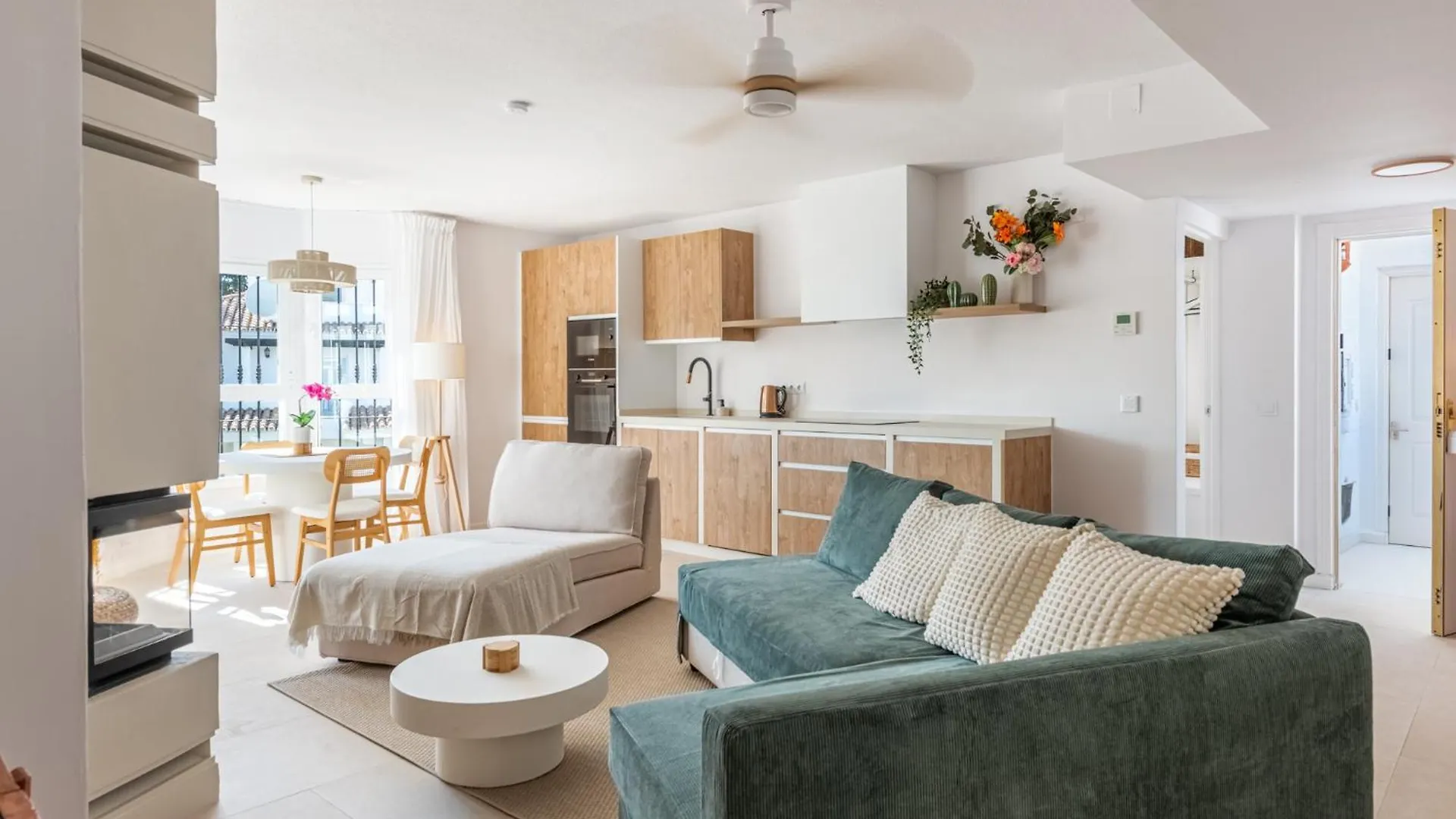 Los Naranjos Modern 2 Bedroom Penthouse With Views Marbella Spain